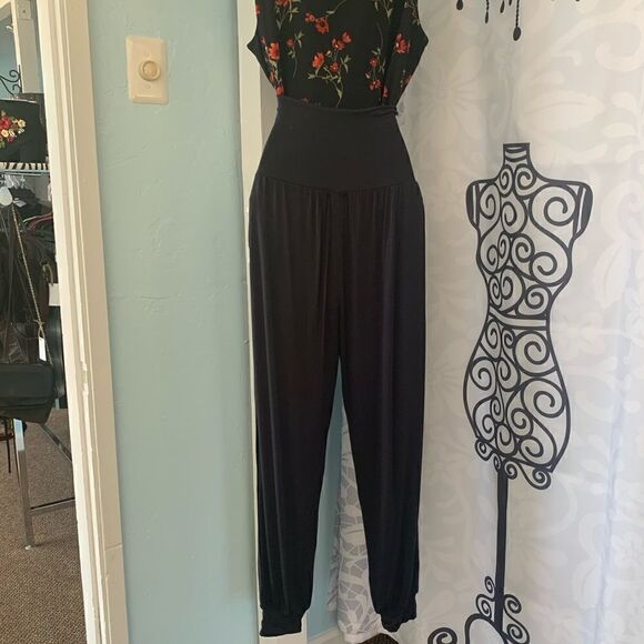 Forever 21 Olive Green Joggers Size Medium - Picture 4 of 13